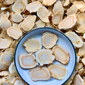 Premium Ginseng Slices | 5-Year Canadian Grown | Herbal Supplements | Tea, Soup, Cooking | Boosts Energy & Body Immunity. 100g/300g