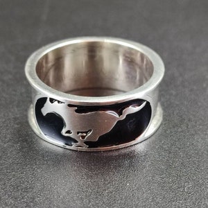 Δαχτυλίδι Ford Mustang οβάλ.Ford Mustang oval ring.