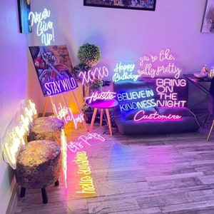 Benutzerdefiniertes Neonschild Leuchtreklamen Personalisierte Geschenke Hochzeitsschilder Familienname Neonschild Kindernamen-LED-Neonlichter Heim und Wanddekoration Bild 8