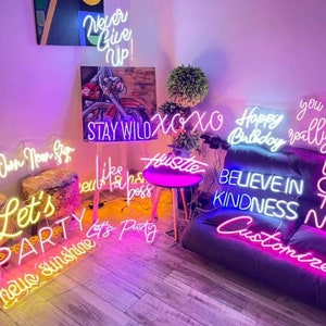 Benutzerdefiniertes Neonschild Leuchtreklamen Personalisierte Geschenke Hochzeitsschilder Familienname Neonschild Kindernamen-LED-Neonlichter Heim und Wanddekoration Bild 2