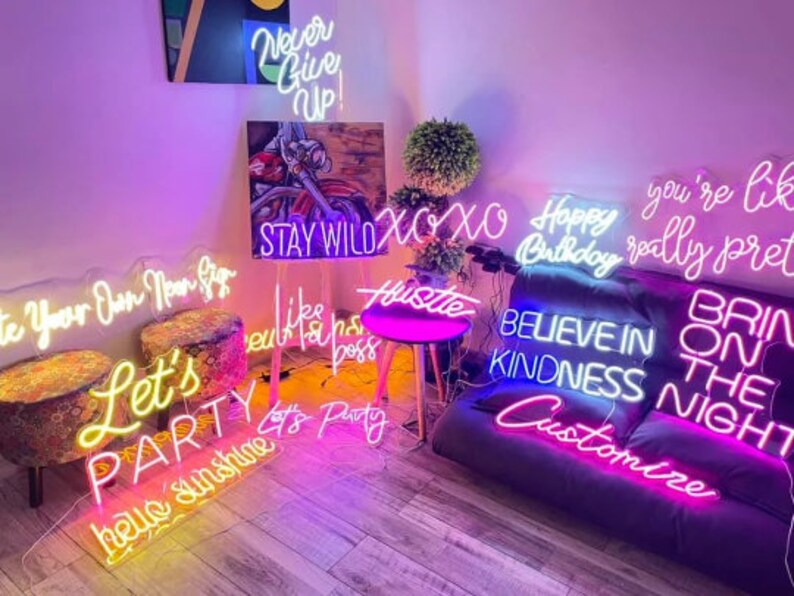 Benutzerdefiniertes Neonschild Leuchtreklamen Personalisierte Geschenke Hochzeitsschilder Familienname Neonschild Kindernamen-LED-Neonlichter Heim und Wanddekoration Bild 2