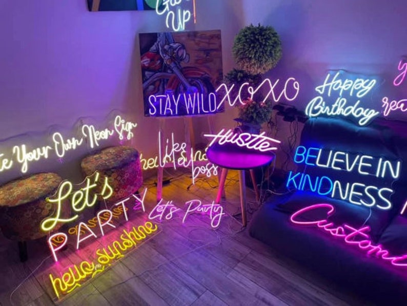 Benutzerdefiniertes Neonschild Leuchtreklamen Personalisierte Geschenke Hochzeitsschilder Familienname Neonschild Kindernamen-LED-Neonlichter Heim und Wanddekoration Bild 7