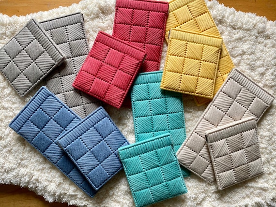Flex frame pouch outlet