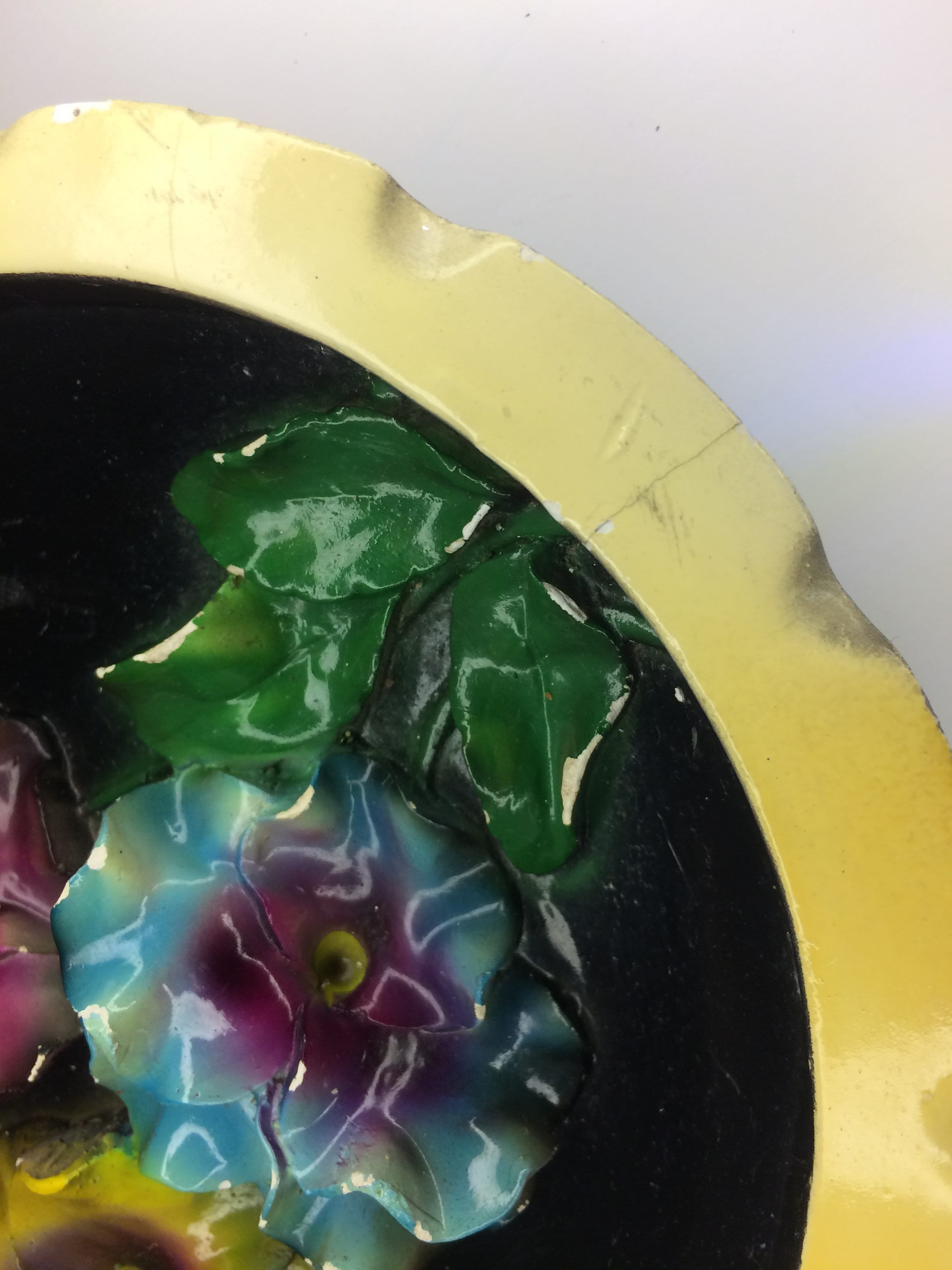 Vintage favor Ware Chalkware Pansy Plaque J.h.grand Jeweller, Hamilton