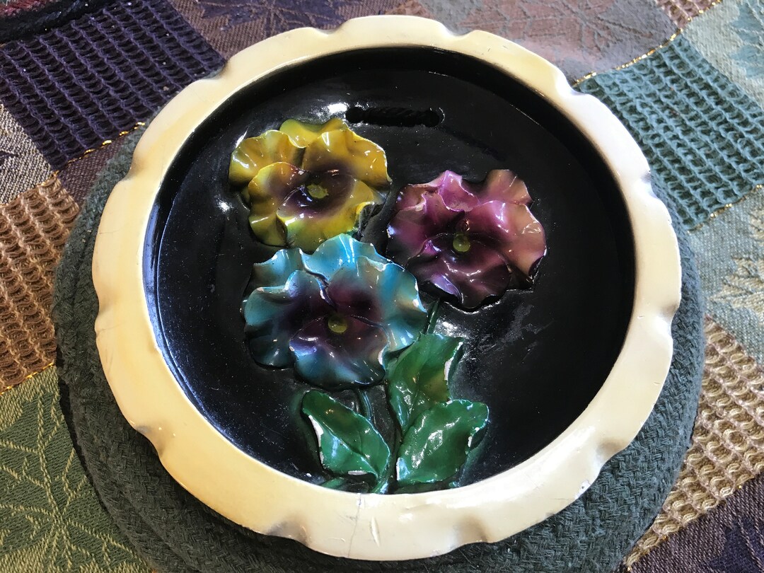 Vintage favor Ware Chalkware Pansy Plaque J.h.grand Jeweller, Hamilton