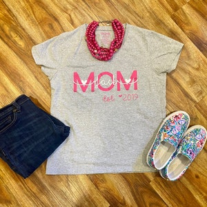 Personalized Mom Shirt, Mom Shirt, Mama Shirt, Mothers Day Shirt, Mother’s Day Gift, Gift for Her, Mom Gift, Grandma Shirt, Gigi Shirt, Nana