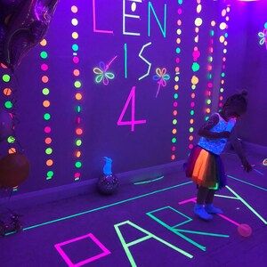 Glödande festtillbehör/Neonfestset/Reaktiv svartljusdekoration bild 8