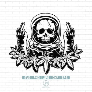 Può includere: Illustrazione in bianco e nero di uno scheletro che indossa un casco da astronauta e fa il dito medio. L'astronauta è circondato da foglie di marijuana.