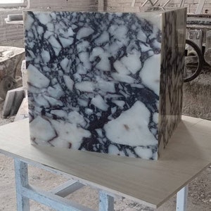 Calacatta Viola Marble side table, end table, italian marble 100% handmade, cube marble, height 40 cm 15.7'' free shipping image 4