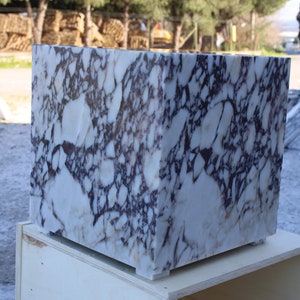 Calacatta Viola Marble side table, end table, italian marble 100% handmade, cube marble, height 40 cm 15.7'' free shipping image 3