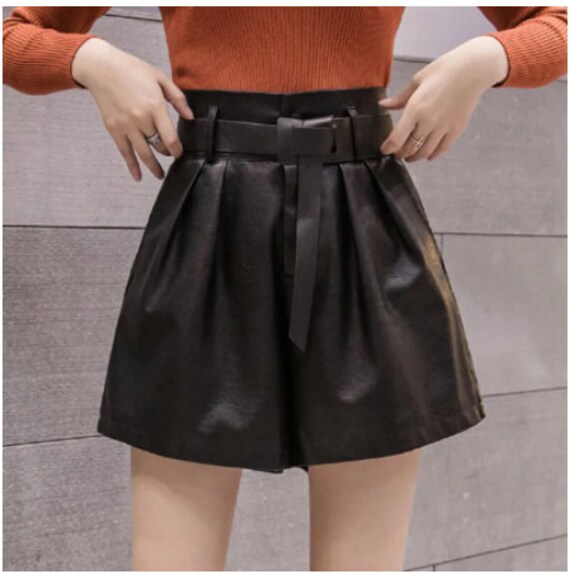 High Waisted Loose Leather Black Shorts 