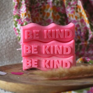 Be Kind candle in wave shape - fluorescent pink message, natural, handmade soy wax | Original and colorful gift| BubbleGum Perfume