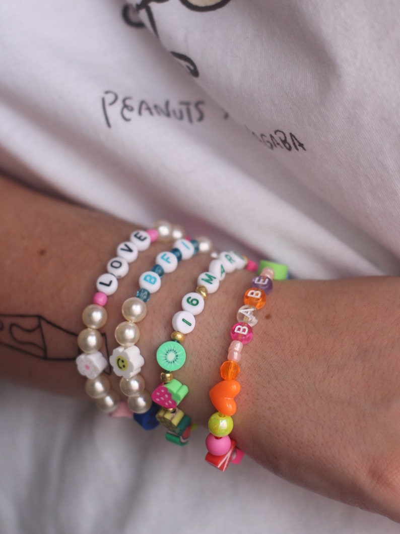 Bracelet personnalisé en perles plusieurs couleurs prénom, dates, lettres, messages, initiales image 3