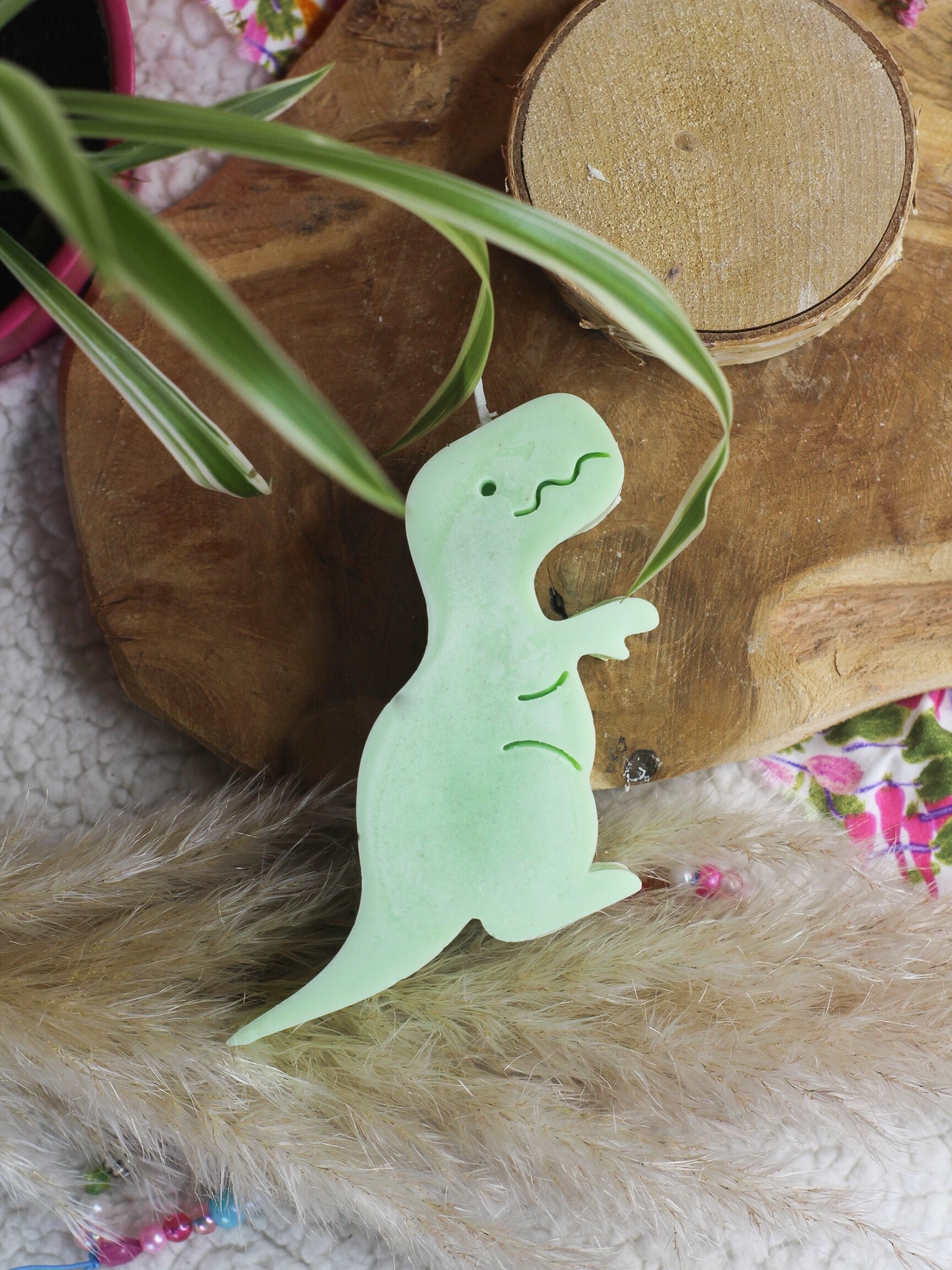 Bougie en Forme de Dinosaure Vert Mignon - Fait-Main et Naturelle