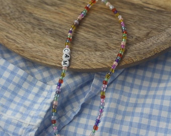 Bijou de téléphone fin multicolore avec prénom personnalisé - grigri de téléphone - bracelet de téléphone