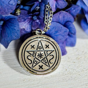 Pentacle of Shadows - Wiccan silver plated pendant