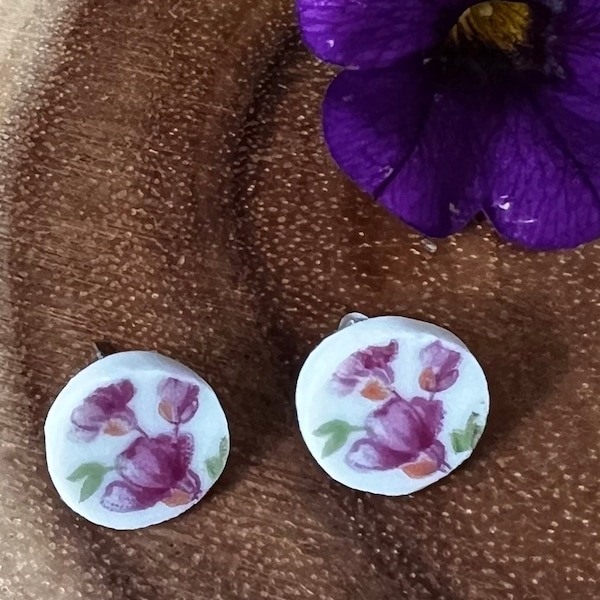 China Studs from Broken Vintage Dishes, unique  jewelry from recycled porcelain, handcut plates and cups to make unique jewelry, great gift