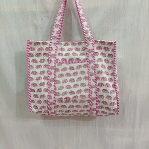 Sac fourre-tout rose éléphant Sac en tissu matelassé fait main. Idéal pour un sac de courses dans une poche latérale