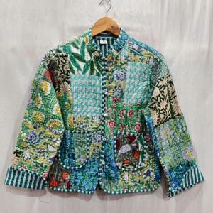 Handgemaakt gewatteerd kantha-jack met bloemenblokprint: omkeerbare boho-jas