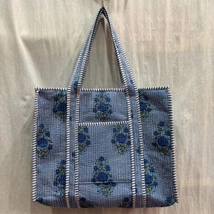 Floral gesteppte Einkaufstasche, Baumwolle große Einkaufstasche, Einkaufstasche mit Blockprint, Reisetasche, Einkaufstasche mit Kette, Geschenke für sie, Umhängetasche