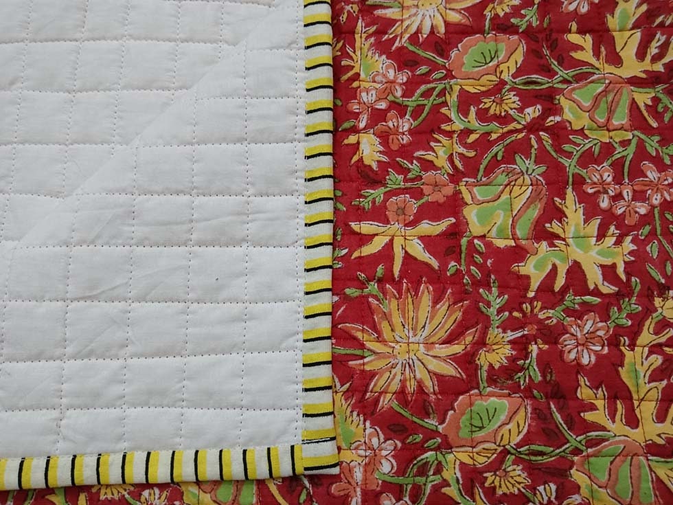 ハンドブロックプリントのベビーブランケット：リバーシブルコットン