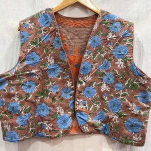 Handgefertigte Suzani-Weste, wendbare bestickte Baumwolljacke, Weste mit Blumenmuster Bild 4