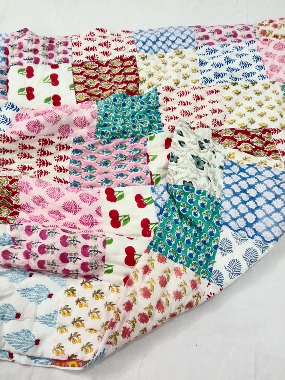 ハンドブロックプリントキルト　ベビーキルト ハンドブロックプリントのパッチワークベビーキルト：100%コットンの