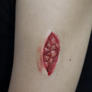 Small Laceration Silicone Prosthetic | Halloween Makeup | Halloween costume | Cosplay | SFX Makeup | Costume Party | by DESIRED FX