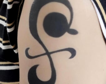 Tatuaje temporal de hombro con diseño de molinillo de Mikan / Efectos especiales de cosplay de pirata anime / Disfraz de Halloween / 9,9 x 5,6 cm