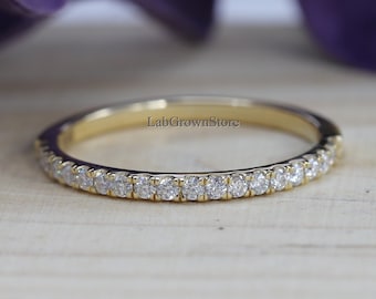Anillo de media eternidad con diamantes redondos cultivados en laboratorio, anillo apilable de diamantes, alianza de boda delgada a juego, anillo de oro de 14k para ella.