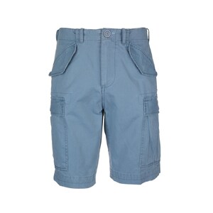Op de afbeelding: Een blauwe cargo short met meerdere zakken.