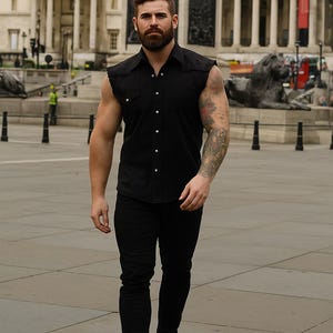 Gilet en denim noir effet vieilli - chemise de travail sans manches - haut motard en coton épais 265 g/m² - gilet punk rock esthétique urbain grunge XS-4XL image 1