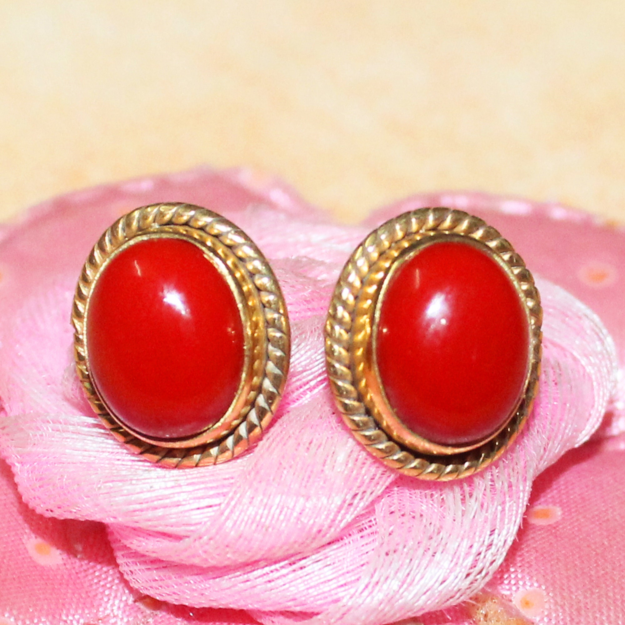 Gold Earrings With Coral Prajakta - Lagu Bandhu