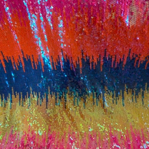 Tela de lentejuelas con estampado de ondas arcoíris - Malla elástica multicolor, cortada a medida.