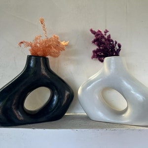 Terracotta vase, stucco Pottery decoration, black&white
