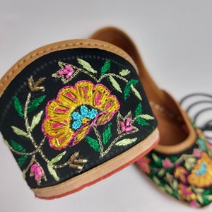Punjabi Jutti Women's Shoes Indian Bride Pakistani Bride Indian essentials Wedding shoes Accessories Desi accessories Shoes 40 EU women's