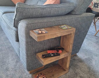 Mesa auxiliar de madera fina hecha a mano: mesa auxiliar rústica en forma de E