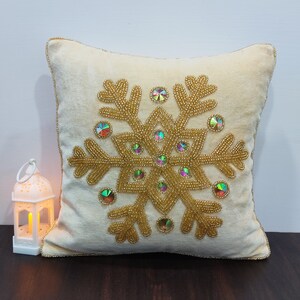 Crema de terciopelo de Navidad Funda de almohada con cuentas acento exterior Linda granja de diseño moderno Hecho a mano bordado Funda de cojín