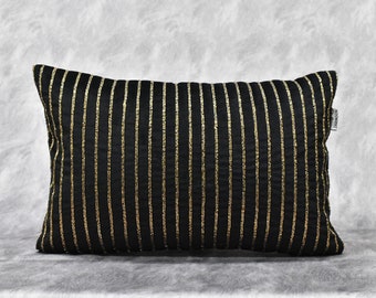 刺繍入り蜂のクッションカバー、グリーンリネン、ゴールドの飾り