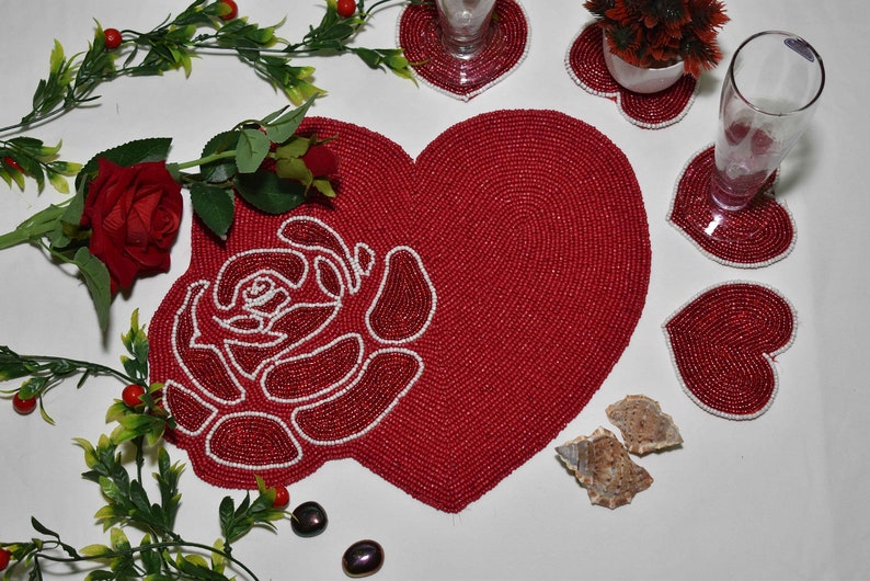 ZARIMOON Beaded Heart Placemat