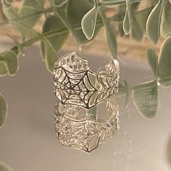 02: (Silver) Spiderman / Peter Parker ring - adjustable (but please be gentle!)