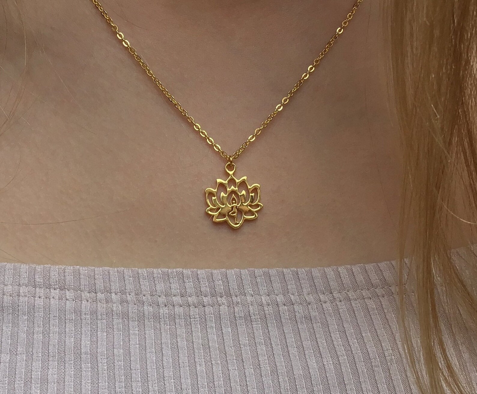 Gold lotus / water lily pendant with matching chain Etsy