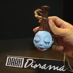 Shrunken head Sally