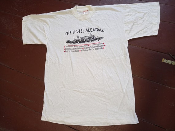 VTG T-shirt the Hotel Alcatraz - Etsy