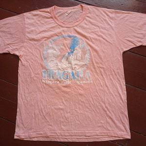 VTG T-shirt  Niagara Falls, Canada , Made In Canada  , single stitch