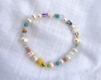 Pearl beaded bracelet, fun to wear bracelet, hawaii inspired bracelet, cute jewelry