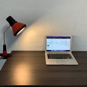 1980er Jahre UdSSR dimmbare Tischlampe / Architekten Ecklampe / 1980er Jahre Metall Tischlampe, UdSSR Techniklampe, Befestigungsclip, Höhendimmbares Licht