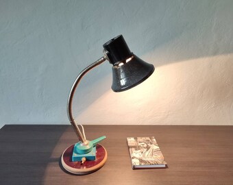 Soviet industrial lamp with flexible neck and enamelled shade, table lamp black enamel lampshade, lamp USSR, Large enamelled industrial lamp