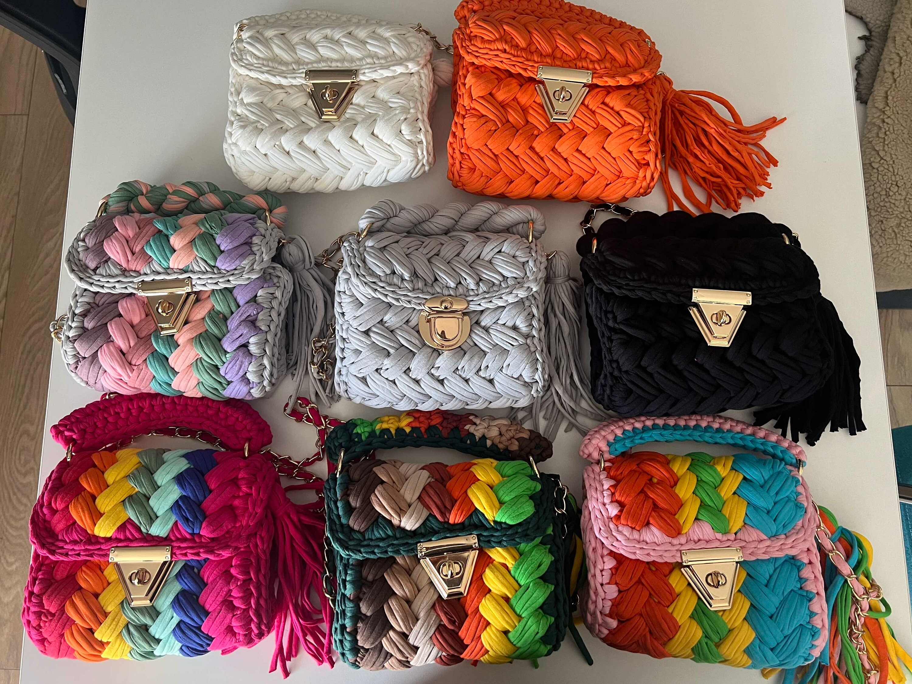 Crochet - Crosia Free Pattern with Video Tutorials: Ladies Fancy Bag  beautiful pattern