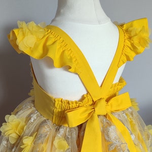 Gele verjaardag jurk, gele feestjurk voor meisjes, gezwollen gele jurk, gele 1e verjaardag jurk, tuin fotoshoot gele jurk afbeelding 10